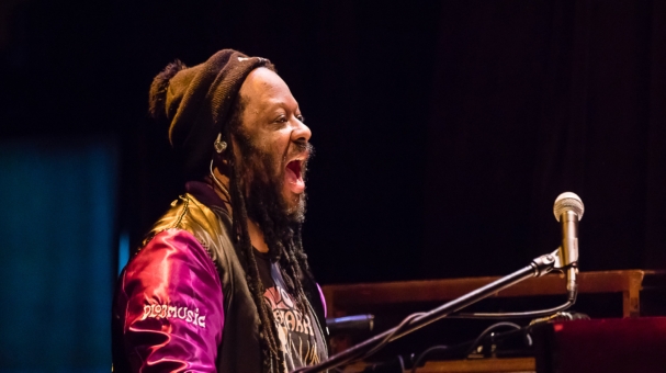 Delvon Lamarr Organ Trio